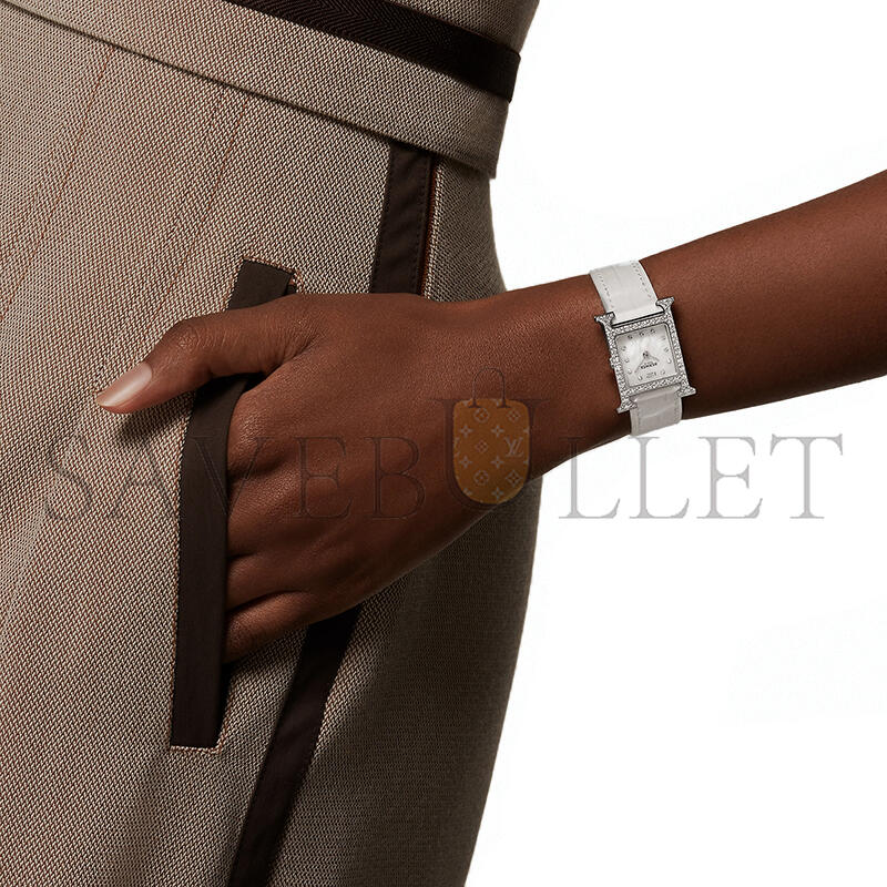 HERMES HEURE H WATCH, SMALL MODEL, 25 MM W403069WW00 HERMES HEURE H WATCH, SMALL MODEL, 25 MM W403069WW00